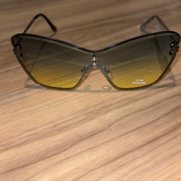 Ombré Sunglasses - Picture 3 of 4